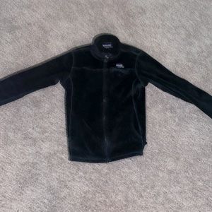 Black Patagonia sweatshirt